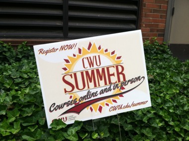 Summer session sign outside of Randall Hall.