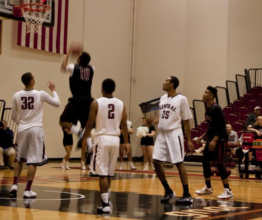 Sports: Inaugural Wildcat Hoops Showcase a big hit for fans at Nicholson Pavilion Friday night 