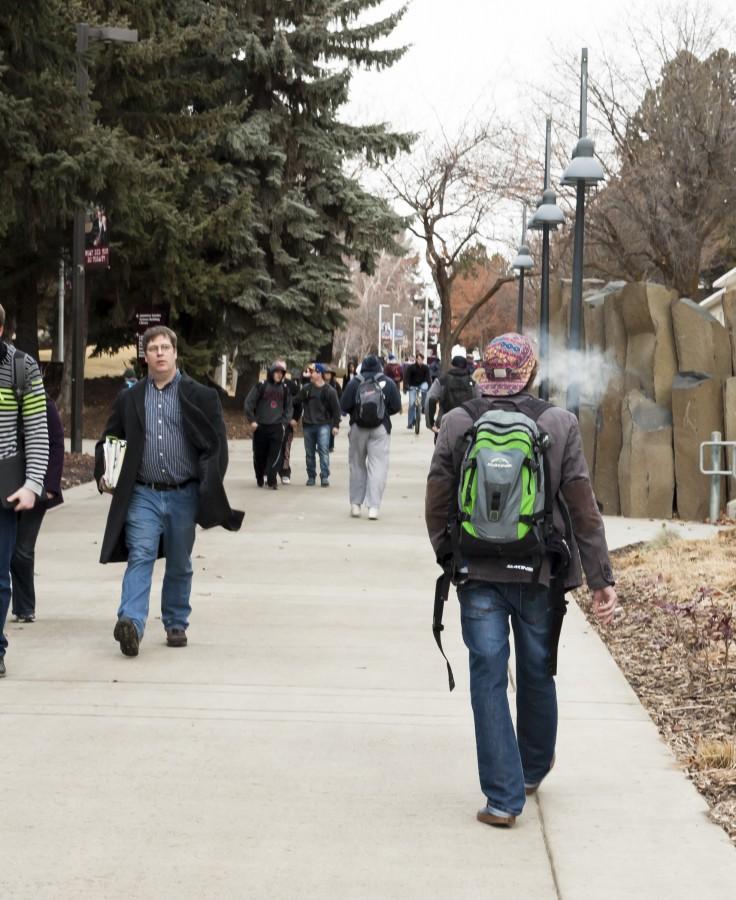 News: Designated smoking spots on campus in jeopardy