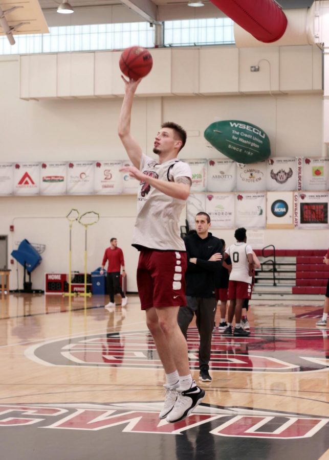 Matt Poquette (freshman) practices after reaching double-digit points for CWU in their exhibition game against Gonzaga. 