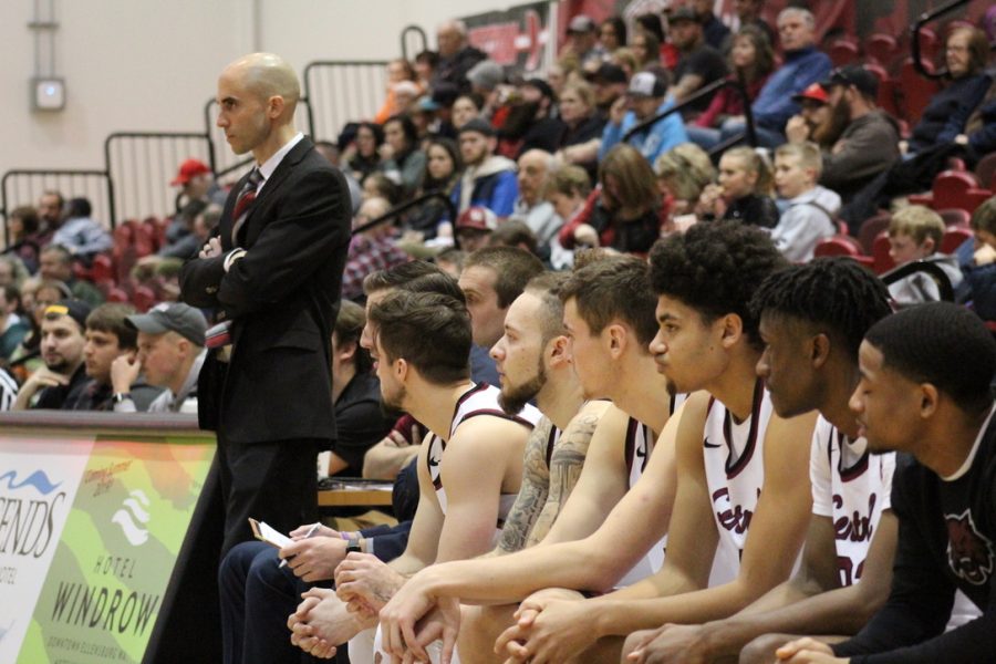 Men’s basketball looks on at their teammates during their recent home game against the Alaska Anchorage
Seawolves. The Wildcats lost once again, their seventh in the last eight games.