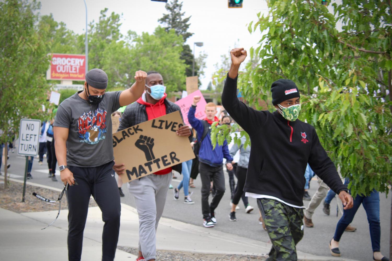Protesters+continue+to+rally+in+Ellensburg%2C+despite+fears+of+violence