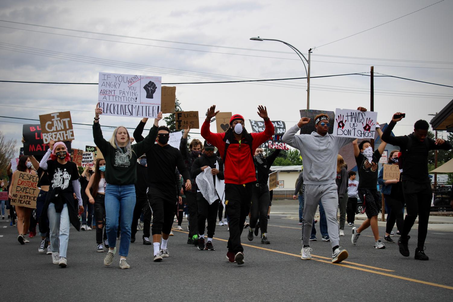 Protesters+continue+to+rally+in+Ellensburg%2C+despite+fears+of+violence