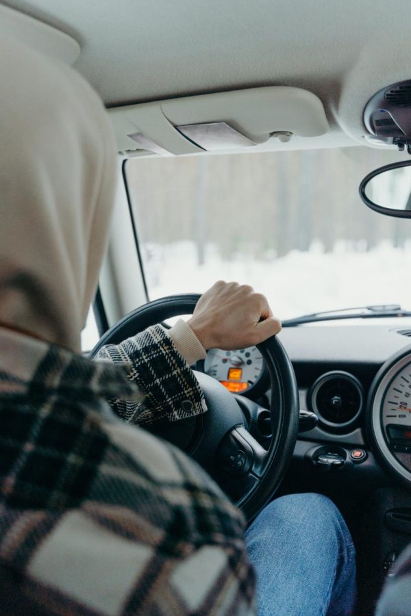
Driving in the snow. Photo courtesy of Pexels