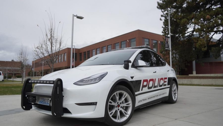 No usa gasolina, no tiene frenos, totalmente actualizado: la impresión que causó el vehículo Tesla de la policía del campus universitario